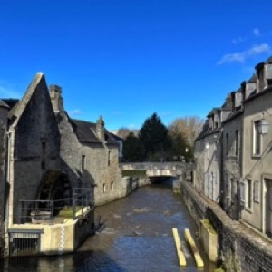 Quand Bayeux rime avec ciel bleu. Tapisserie rime avec 